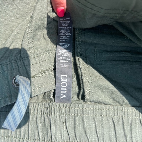 Vuori Rip Stop pants in Green - Picture 2 of 3